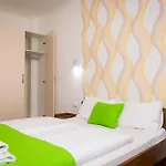 Appartement Aqualiget-apartmanhaz E-car Plug-in Point *
