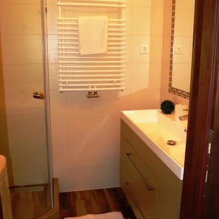 Aqualiget-apartmanház * Szeged