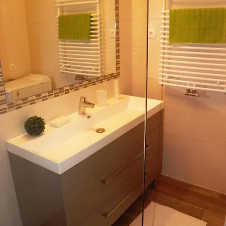 Aqualiget-apartmanház