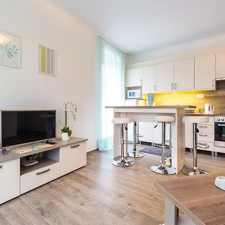 Aqualiget-apartmanház * Szeged