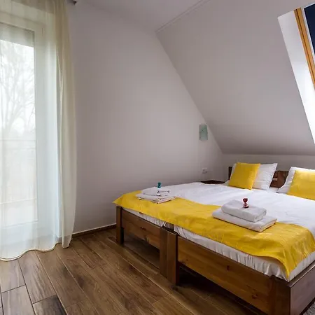 Aqualiget-apartmanhaz E-car Plug-in Point