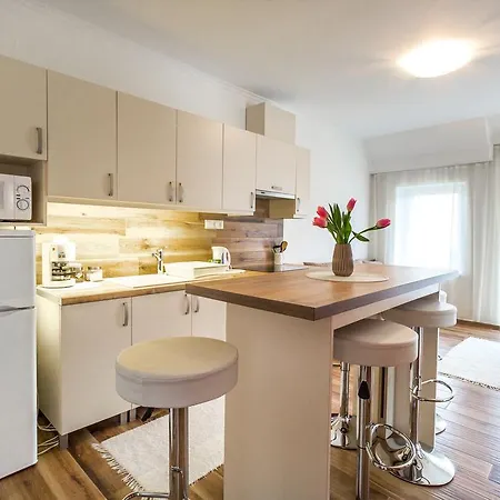 Aqualiget-apartmanház Szeged