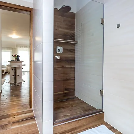Aqualiget-apartmanház Apartman *