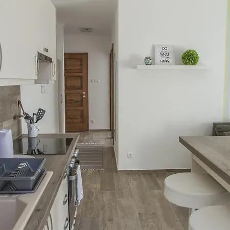 아파트 Aqualiget-apartmanhaz E-car Plug-in Point