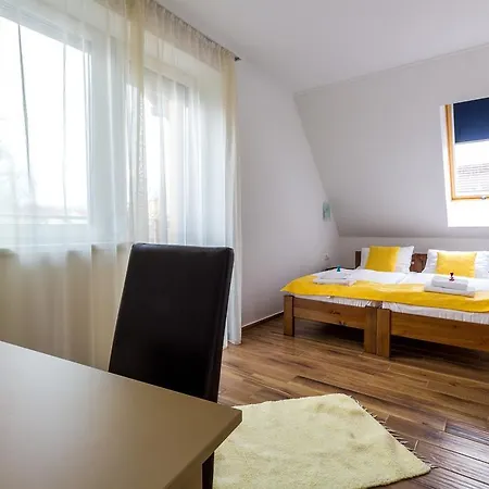 아파트 Aqualiget-apartmanhaz E-car Plug-in Point