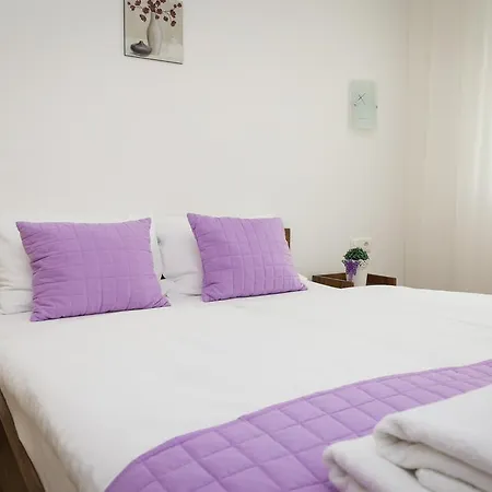 아파트 Aqualiget-apartmanhaz E-car Plug-in Point 세게드