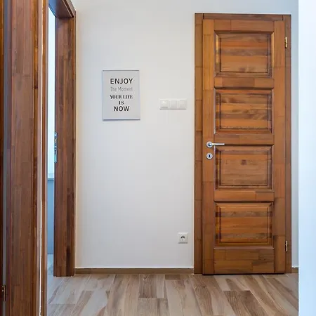 아파트 Aqualiget-apartmanhaz E-car Plug-in Point